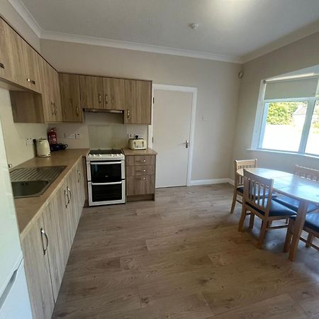 Yeats Lodge Self Catering Apartment And Bar Γκάλγουεϊ Εξωτερικό φωτογραφία