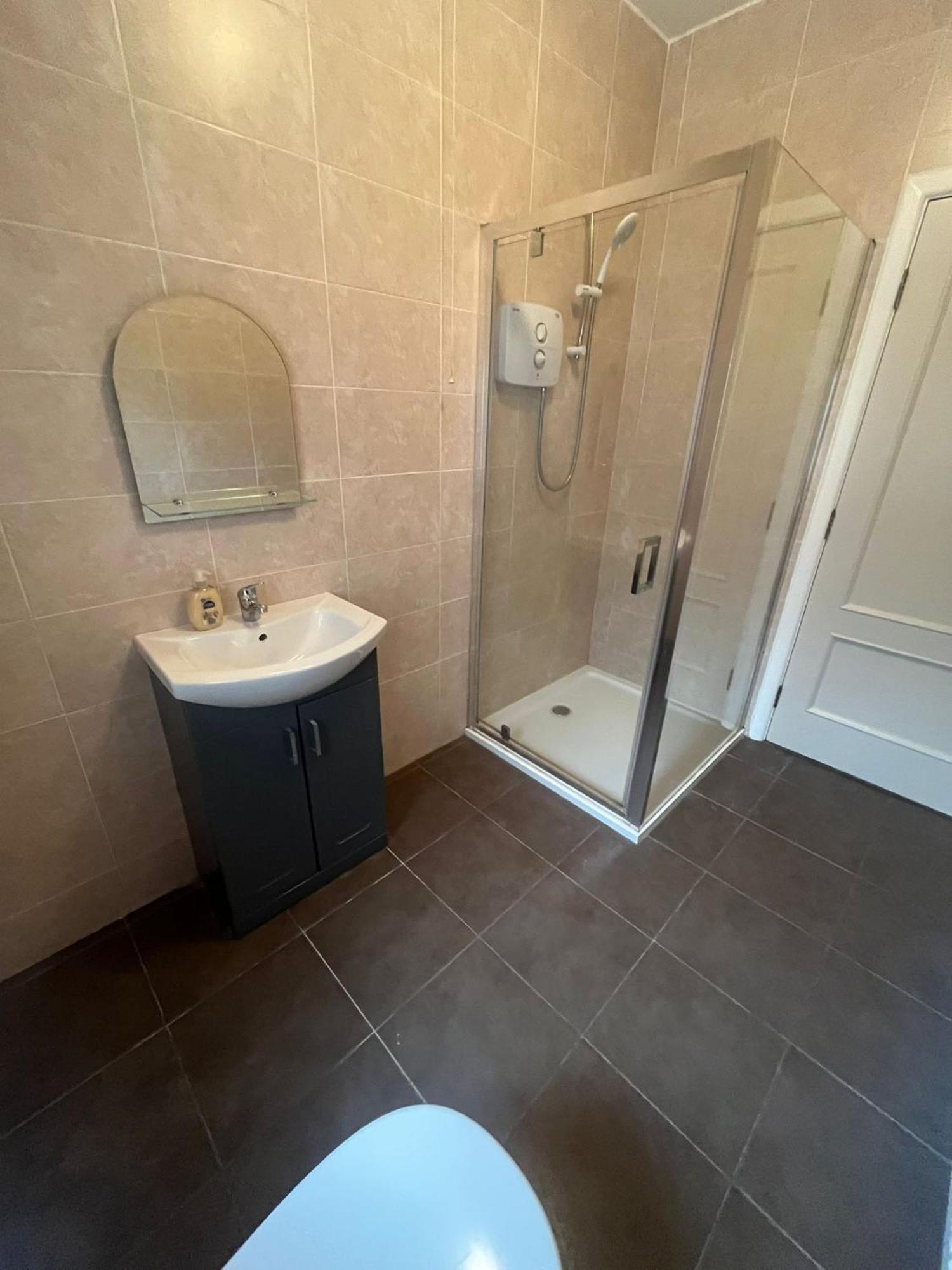 Yeats Lodge Self Catering Apartment And Bar Γκάλγουεϊ Εξωτερικό φωτογραφία